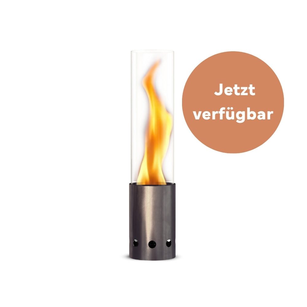 Gardenflare Tischfeuer silber mit Flamme und Störer „Jetzt verfügbar“