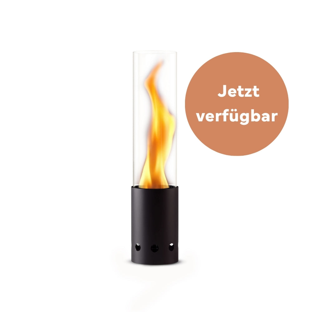 Gardenflare Tischfeuer schwarz mit Flamme und Störer „Jetzt verfügbar“