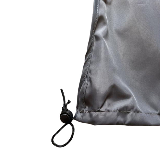Detailansicht Kordelzug Gardenflare Premium Regenabdeckhaube grau – sicherer Verschluss