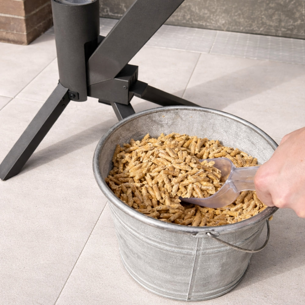 Gardenflare Schaufel zum einfachen Aufnehmen und Dosieren von Holzpellets