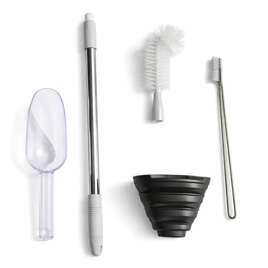 Gardenflare Pflege- & Zubehörset für Klassik Feuerrohr: Schaufel, Trichter, Reinigungsbürsten und Glasbürste im Überblick